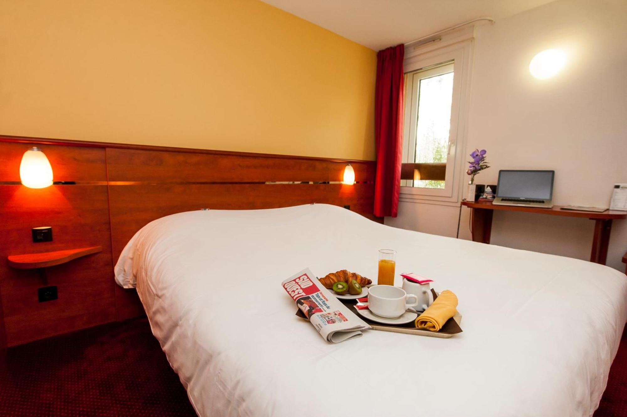 Brit Hotel Agen - L'Aquitaine لو باساج المظهر الخارجي الصورة