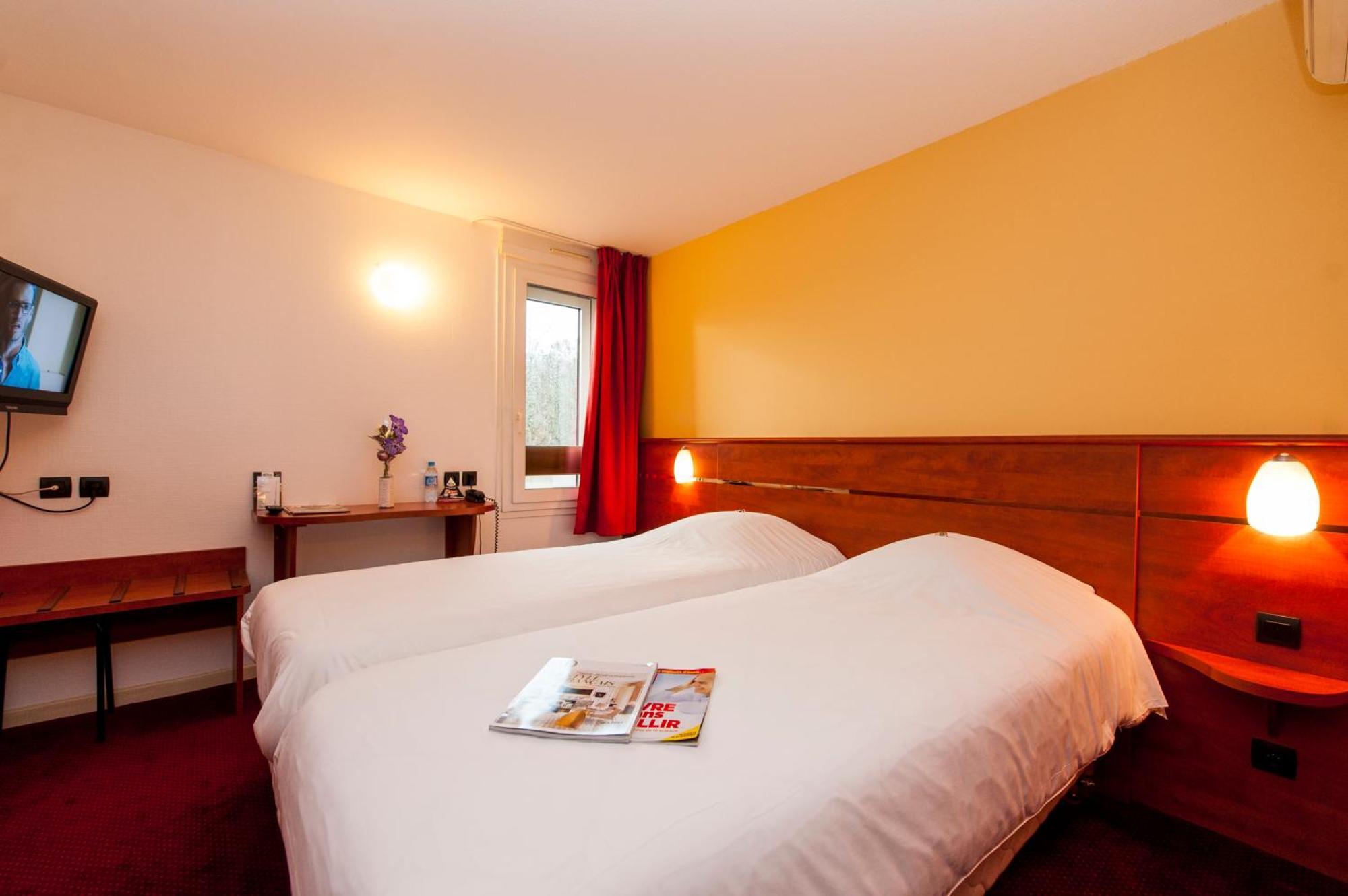 Brit Hotel Agen - L'Aquitaine لو باساج المظهر الخارجي الصورة