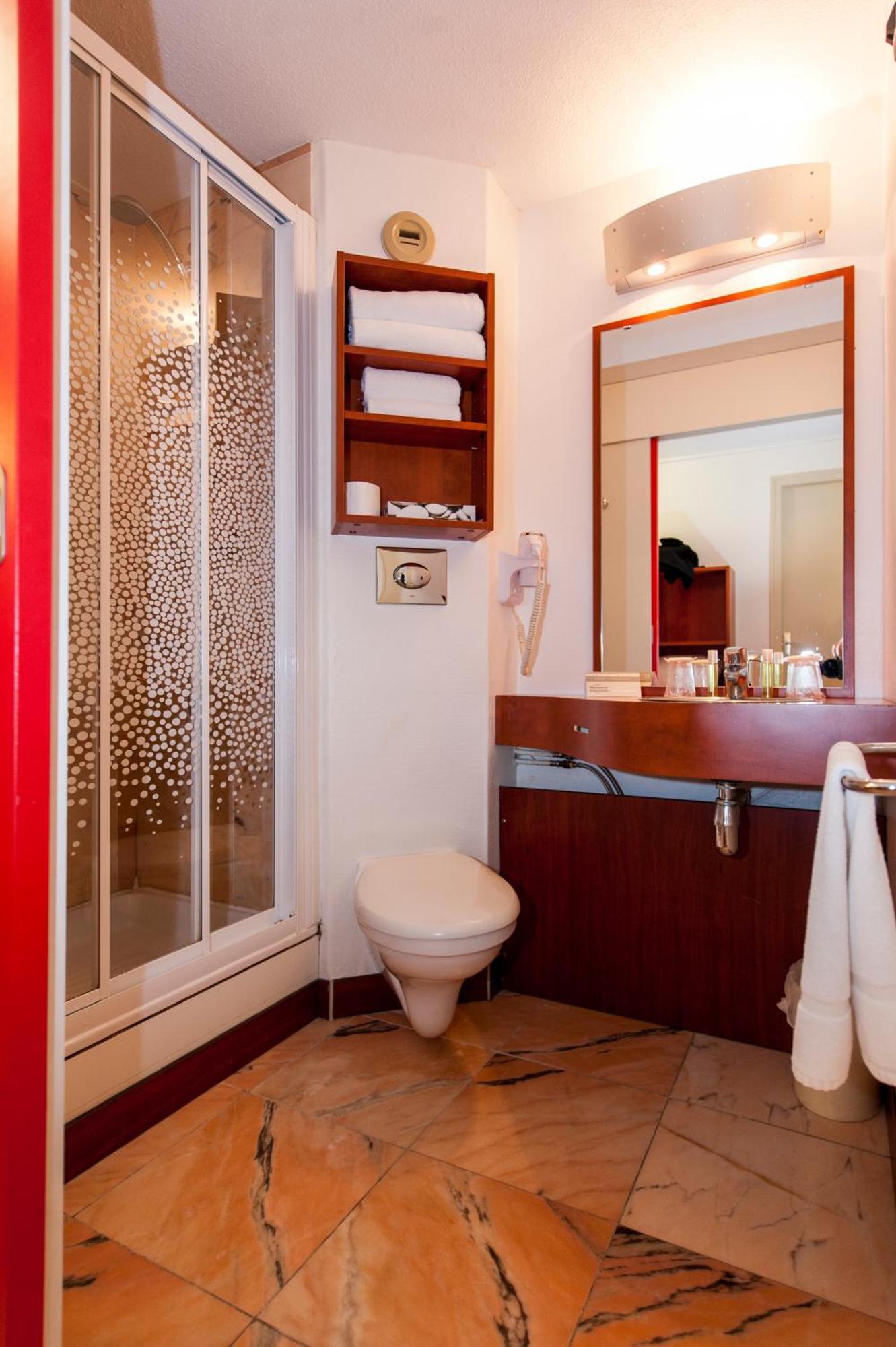 Brit Hotel Agen - L'Aquitaine لو باساج المظهر الخارجي الصورة