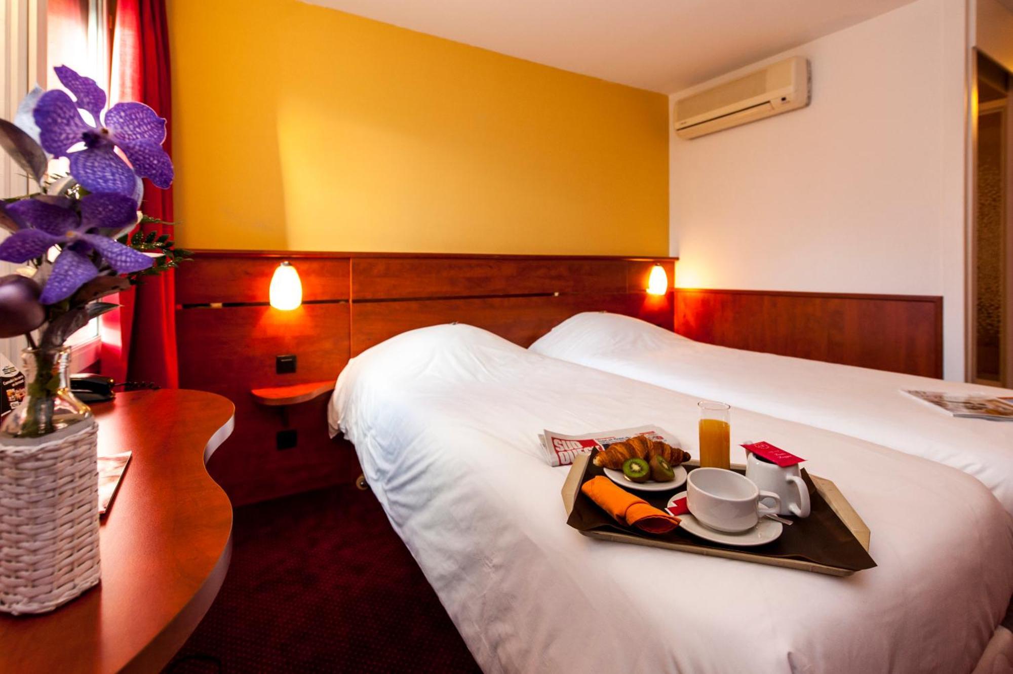Brit Hotel Agen - L'Aquitaine لو باساج المظهر الخارجي الصورة
